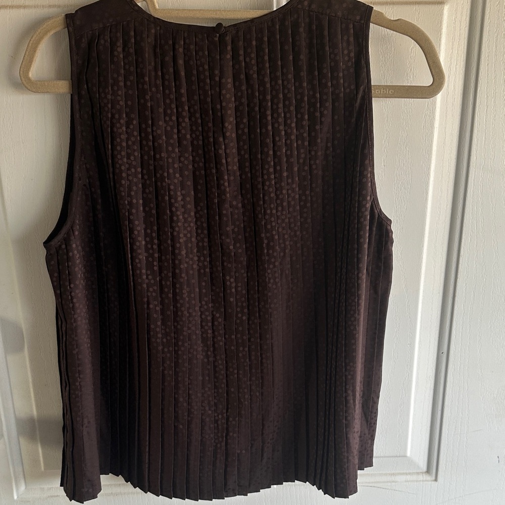 Banana Republic Dark Brown Sleeveless Blouse NWT - Picture 5 of 7